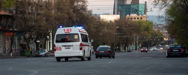 Карета скорой помощи на улице Григора Лусаворича - Sputnik Արմենիա