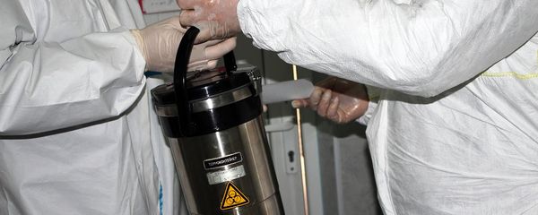 Специалисты МО РФ мобильной лаборатории по диагностике коронавируса провели тесты в воинских частях Армении Специалисты МО РФ мобильной лаборатории по диагностике коронавируса провели тесты в воинских частях Армении - Sputnik Армения