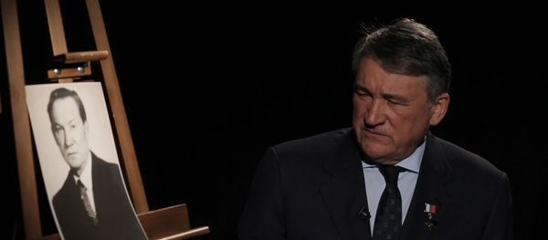 Разведчик и снайпер: Герой России Юрий Воробьев гордится подвигом отца Разведчик и снайпер: Герой России Юрий Воробьев гордится подвигом отца - Sputnik Армения