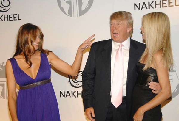 Мелания Трамп, Дональд Трамп и модель Хайди Клум на презентации The Trump International Hotel & Tower Dubai в Нью-Йорке Мелания Трамп, Дональд Трамп и модель Хайди Клум на презентации The Trump International Hotel & Tower Dubai в Нью-Йорке - Sputnik Армения