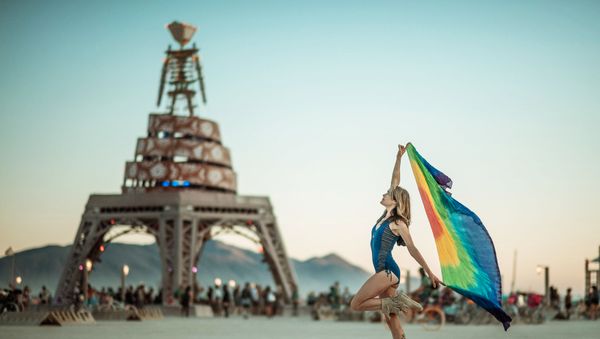 Представители арт-фестиваля Burning Man планируют провести мероприятие в онлайн-формате и попасть туда сможет каждый Представители арт-фестиваля Burning Man планируют провести мероприятие в онлайн-формате и попасть туда сможет каждый - Sputnik Армения