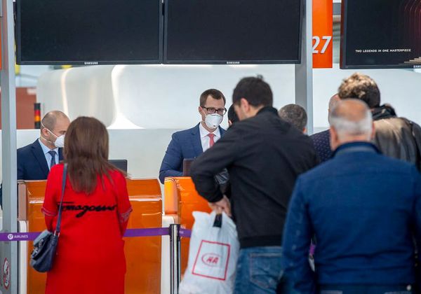 Граждане России вернулись на родину: выполнен рейс Ереван – Санкт-Петербург – Москва Граждане России вернулись на родину: выполнен рейс Ереван – Санкт-Петербург – Москва - Sputnik Армения