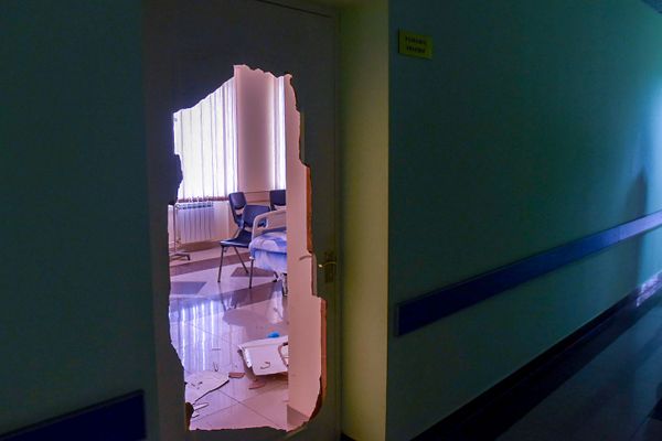 Կոտրած դուռ Կոտրած դուռ - Sputnik Արմենիա