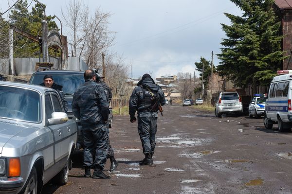 Ոստիկաններ Ոստիկաններ - Sputnik Արմենիա