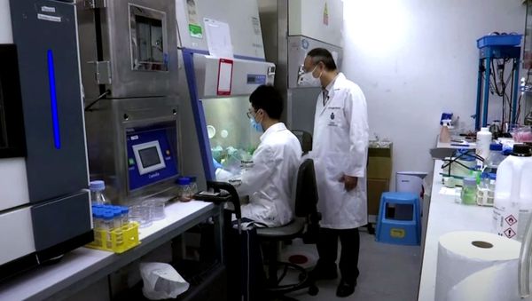 В Китае изобрели новое средство, которое дезинфицирует поверхности от COVID-19 до 90 дней В Китае изобрели новое средство, которое дезинфицирует поверхности от COVID-19 до 90 дней - Sputnik Армения