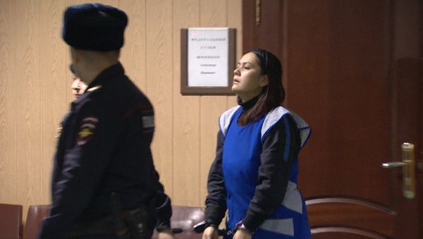 Спутник_Подозреваемая в убийстве ребенка ответила на вопросы журналистов в суде - Sputnik Армения