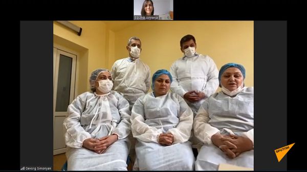 Семья грозится перекрыть дорогу: чем жертвуют армянские врачи ради борьбы с COVID-19 Семья грозится перекрыть дорогу: чем жертвуют армянские врачи ради борьбы с COVID-19 - Sputnik Армения