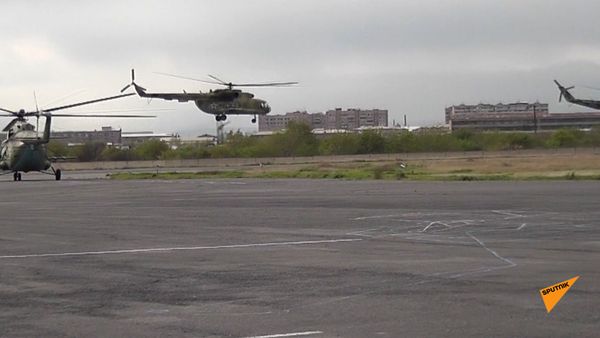 В Армении прошла генеральная репетиция пролета боевой армейской авиации ЮВО в День Победы. - Sputnik Արմենիա