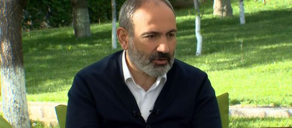Премьер-министр Никол Пашинян на встрече с комендантом и министром здравоохранения по вопросу распространения короновируса (3 мая 2020). Еревaн Премьер-министр Никол Пашинян на встрече с комендантом и министром здравоохранения по вопросу распространения короновируса (3 мая 2020). Еревaн - Sputnik Армения