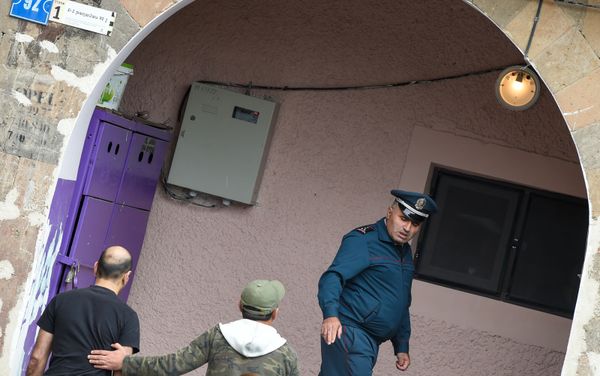 Շենքի բակում - Sputnik Արմենիա