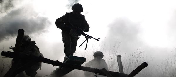 Военнослужащий на учениях  - Sputnik Армения