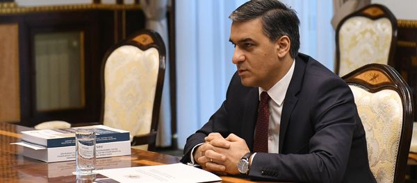 Омбудсмен Арман Татоян (6 мая 2020). Еревaн - Sputnik Армения