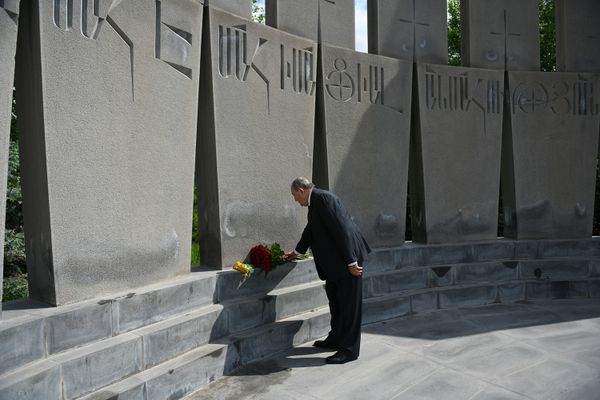 Взятие Шуши можно сравнить с победой под Сталинградом - президент Армении Взятие Шуши можно сравнить с победой под Сталинградом - президент Армении - Sputnik Армения