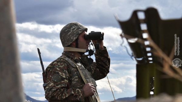  Армянский военнослужащий на боевом посту - Sputnik Արմենիա