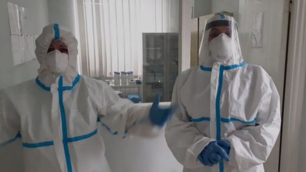 Мое сердце играет для тебя: в гюмрийской инфекционке врачи поют для пациентов - видео - Sputnik Армения