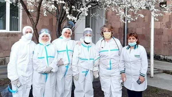 Врачи гюмрийской инфекционной больницы (12 мая 2020). Гюмри - Sputnik Армения
