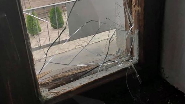 Обстрелянное со стороны Азербайджана окно жилого дома в селе Беркабер, Тавуш Обстрелянное со стороны Азербайджана окно жилого дома в селе Беркабер, Тавуш - Sputnik Армения