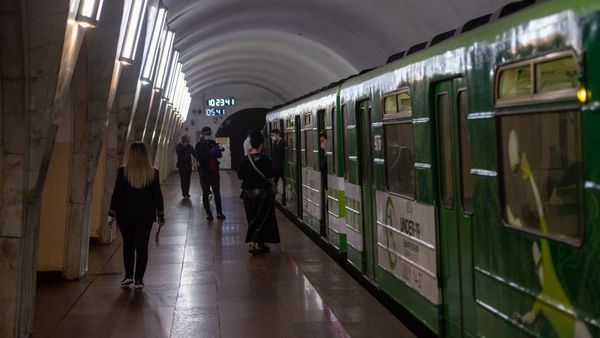 Метрополитен в период пандемии после введения масочного режима (18 мая 2020). Еревaн - Sputnik Армения