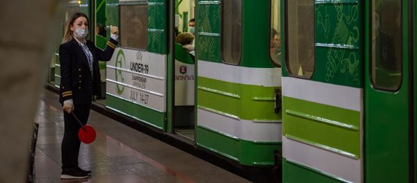Метрополитен в период пандемии после введения масочного режима (18 мая 2020). Еревaн Метрополитен в период пандемии после введения масочного режима (18 мая 2020). Еревaн - Sputnik Армения