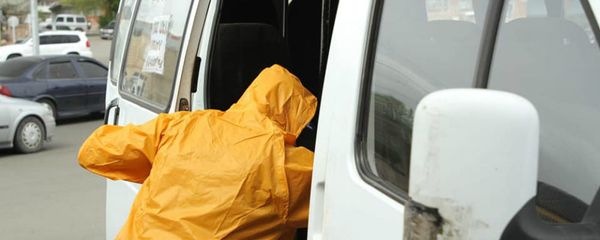 Второй день подряд общественный транспорт в городе «работает» с масками, перчатками и алкоголем (19 мая 2020). Гюмри - Sputnik Արմենիա