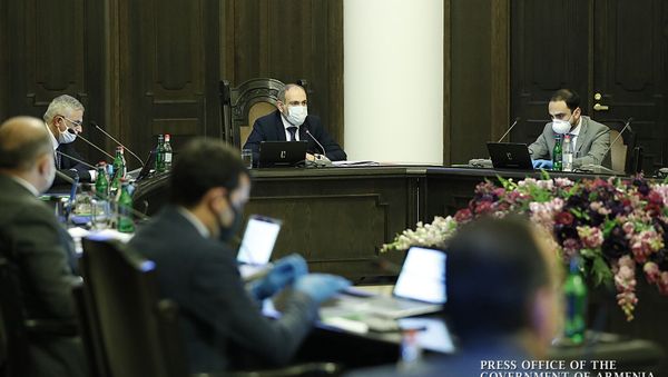 Правительство Армении в защитных медицинских масках во время заседания (21 мая 2020). Еревaн - Sputnik Армения