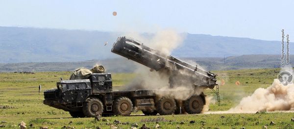 Крупномасштабные тактические учения военного училища Баграмян с применением оперативных тактических ракетных установок и систем залпового огня Смерч (21 мая 2020). Крупномасштабные тактические учения военного училища Баграмян с применением оперативных тактических ракетных установок и систем залпового огня Смерч (21 мая 2020). - Sputnik Արմենիա