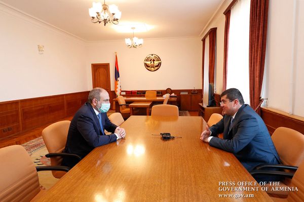 Փաշինյանն ու Հարությունյանն առանձնազրույց են ունեցել. ինչի՞ մասին են խոսել նրանք Փաշինյանն ու Հարությունյանն առանձնազրույց են ունեցել. ինչի՞ մասին են խոսել նրանք - Sputnik Արմենիա