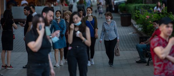 Улицы столицы после ослабления карантина (22 мая 2020). Еревaн Улицы столицы после ослабления карантина (22 мая 2020). Еревaн - Sputnik Армения