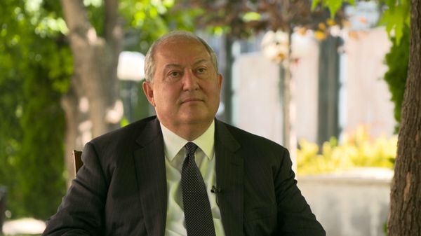 Не могу позволить себе такую роскошь: Армен Саркисян о пандемии, Пашиняне и России Не могу позволить себе такую роскошь: Армен Саркисян о пандемии, Пашиняне и России - Sputnik Армения
