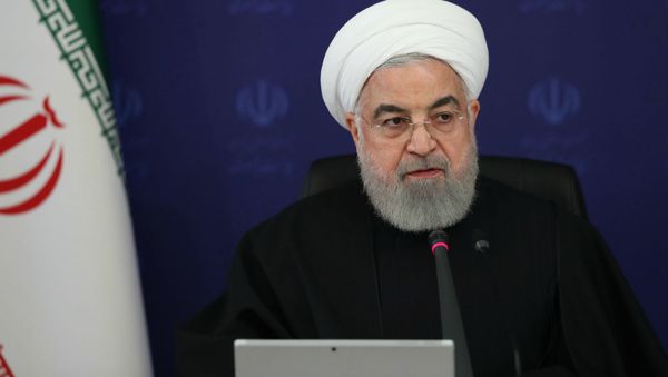 Президент Ирана Хасан Роухани возглавляет заседание кабинета в столице (12 апреля 2020). Тегеран - Sputnik Армения