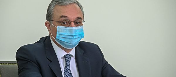 Министр иностранных дел Армении Зограб Мнацаканян на заседании Совета МИД стран членов ОДКБ в формате видеоконференции (26 мая 2020). Еревaн Министр иностранных дел Армении Зограб Мнацаканян на заседании Совета МИД стран членов ОДКБ в формате видеоконференции (26 мая 2020). Еревaн - Sputnik Արմենիա