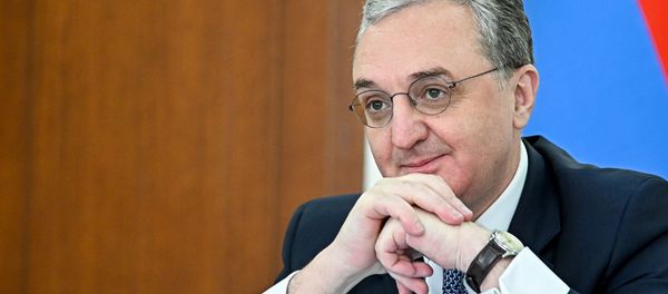 Министр иностранных дел Армении Зограб Мнацаканян на заседании Совета МИД стран членов ОДКБ в формате видеоконференции (26 мая 2020). Еревaн Министр иностранных дел Армении Зограб Мнацаканян на заседании Совета МИД стран членов ОДКБ в формате видеоконференции (26 мая 2020). Еревaн - Sputnik Արմենիա