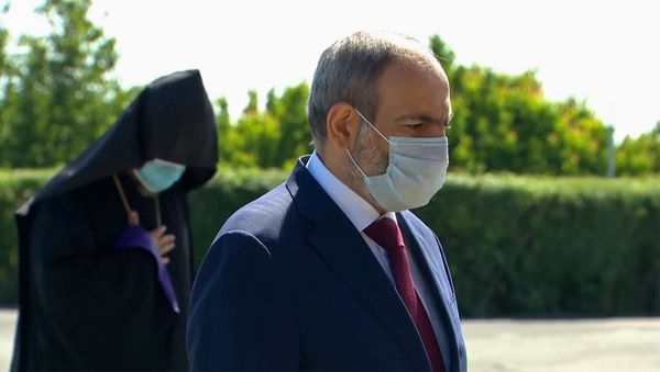 Премьер-министр Никол Пашинян в мемориальном комплексе Сардарапат (28 мая 2020). Армавир Премьер-министр Никол Пашинян в мемориальном комплексе Сардарапат (28 мая 2020). Армавир - Sputnik Армения