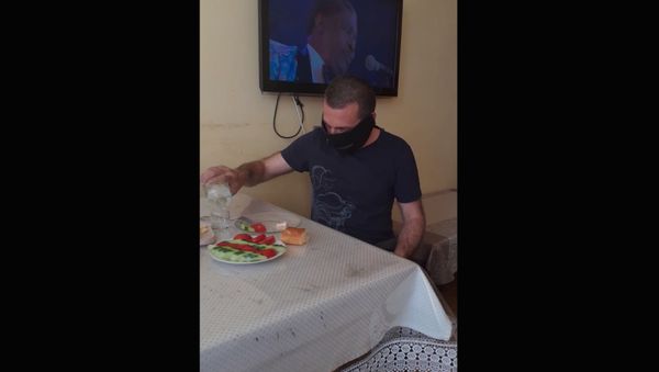 Маска с цепочкой - Sputnik Армения