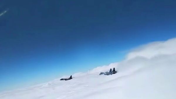 Видео перехвата бомбардировщиков ВВС США российскими истребителями - Sputnik Армения