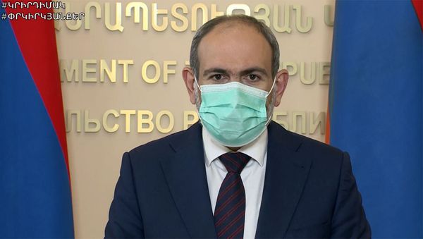 Стоп-кадр прямого эфира брифинга с участием премьер-министра Никола Пашиняна (30 мая 2020). Еревaн Стоп-кадр прямого эфира брифинга с участием премьер-министра Никола Пашиняна (30 мая 2020). Еревaн - Sputnik Армения