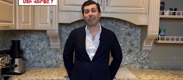 Кадр из очередного ролика Микаела Минасяна Кадр из очередного ролика Микаела Минасяна - Sputnik Армения