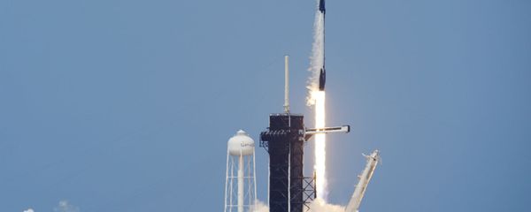 Kапсулa экипажа «Crew Dragon» с астронавтами Дугом Херли и Бобом Бенкеном в рамках программы SpaceX стартует в Космическом центре Кеннеди на мысе Канаверал (30 мая 2020). Флорида Kапсулa экипажа «Crew Dragon» с астронавтами Дугом Херли и Бобом Бенкеном в рамках программы SpaceX стартует в Космическом центре Кеннеди на мысе Канаверал (30 мая 2020). Флорида - Sputnik Армения