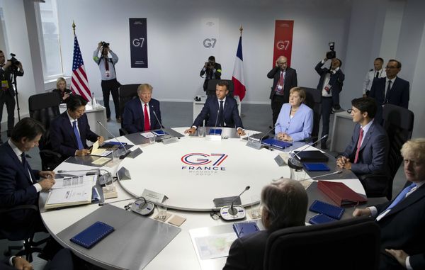  А Россия-то хочет?  Как Трамп добивается возвращения Путина в западный клуб - Sputnik Армения