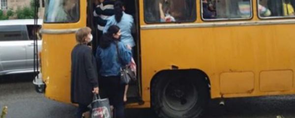 Сотрудники ванадзорского завода Глория едут домой (2 июня 2020). Сотрудники ванадзорского завода Глория едут домой (2 июня 2020). - Sputnik Армения