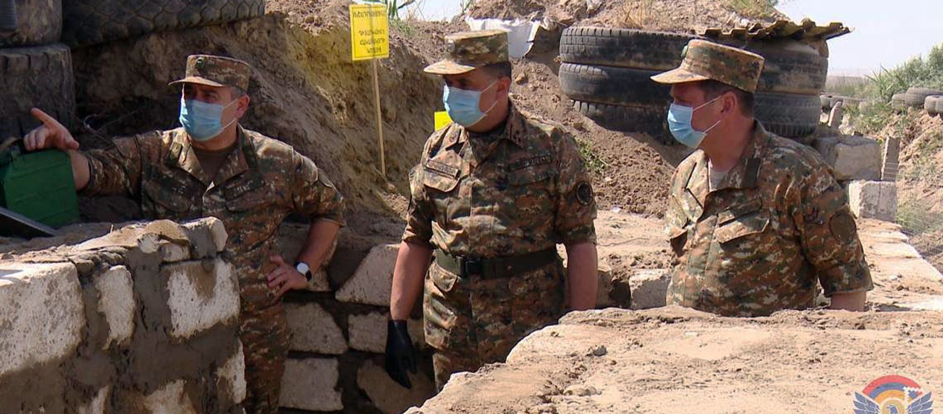 Начальник Генштаба ВС РА Артак Давтян и командующий Армии обороны Карабаха Джалал Арутюнян посетили воинские части на передовой (3 июня 2020). - Sputnik Армения, 1920, 22.06.2021
