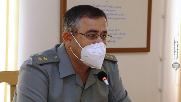 Начальник генштаба ВС РА Артак Давтян посетил Центральный военный клинический госпиталь (4 июля 2020). Еревaн - Sputnik Արմենիա