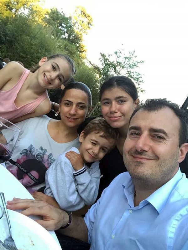 Франция без Азнавура: вице-мэр Альфорвиля рассказал об активности турок и азербайджанцев - Sputnik Армения
