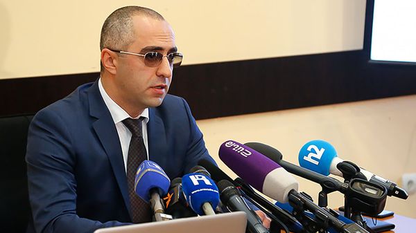Заместитель председателя КГД Эдвард Ованнисян во время пресс-конференции (17 декабря 2019). Еревaн Заместитель председателя КГД Эдвард Ованнисян во время пресс-конференции (17 декабря 2019). Еревaн - Sputnik Армения