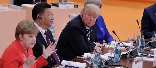 Лидеры Германии, Китая, США и Великобритании во время рабочей сессии в первый день саммита G-20 (7 июля 2017). Гамбург Лидеры Германии, Китая, США и Великобритании во время рабочей сессии в первый день саммита G-20 (7 июля 2017). Гамбург - Sputnik Армения