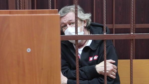 Актер Михаил Ефремов в Таганском районном суде, снимок с видео (9 июня 2020). Москвa - Sputnik Армения