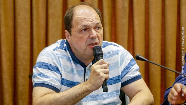 Армен Алавердян на встрече экспертной рабочей группы мэрии по реформам в сфере общественного транспорта столицы (16 июля 2019). Еревaн - Sputnik Արմենիա