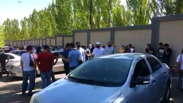 СНБ проводит обыск в частном доме Гагика Царукяна (14 июня 2020). Еревaн СНБ проводит обыск в частном доме Гагика Царукяна (14 июня 2020). Еревaн - Sputnik Армения