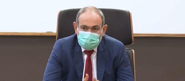 Премьер-министр Никол Пашинян представляет новоизбранного председателя ЦБ Мартина Галстяна (15 июня 2020). Еревaн Премьер-министр Никол Пашинян представляет новоизбранного председателя ЦБ Мартина Галстяна (15 июня 2020). Еревaн - Sputnik Армения