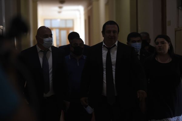 Գագիկ Ծառուկյանը խորհրդարանում. քննարկվում է նրան անձեռնմխելիությունից զրկելու հարցը - Sputnik Արմենիա
